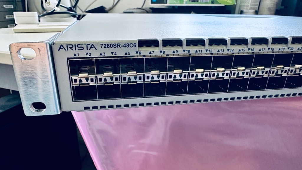 Arista DCS-7280SR-48C6-R - 1