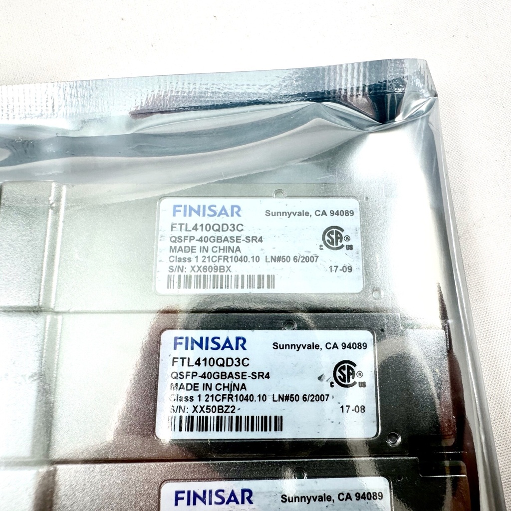 Finisar QSFP+ Gen3 Optical Transceiver - 40BASE-SR4/10GBASE-SR 300m - Lot of 4 - 1
